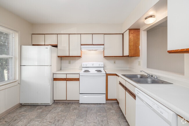 3BR, 1.5BA - 1,296SF - Kitchen - Pleasant Creek Meadows