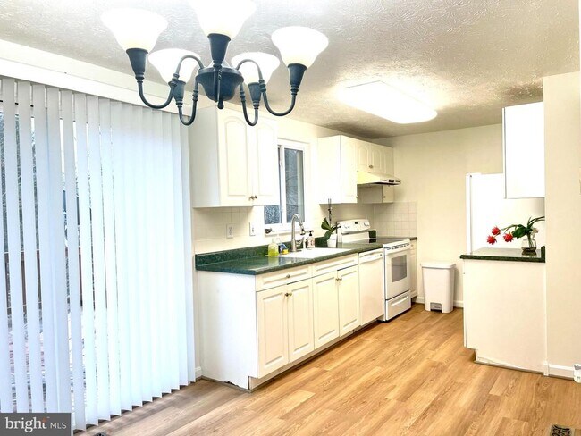 Photo - 11165 Captain's Walk Ct