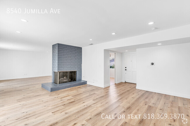 Building Photo - STYLISH AND MODERN 3BR/2BA IN RESIDENTIAL ... Rental