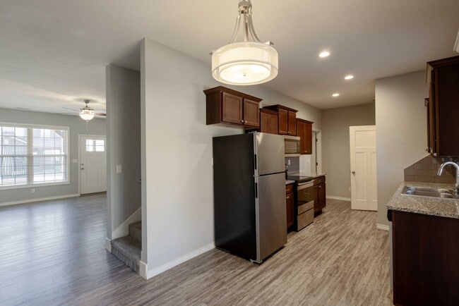 Photo - NEW LUXURY 3 BED 2.5 BATH TOWNHOUSE!!!
