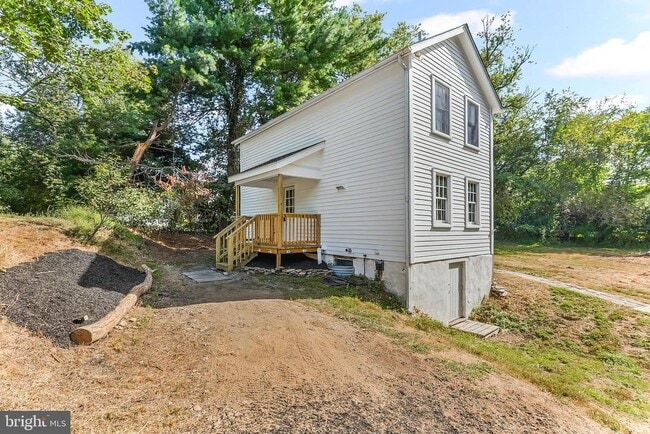 Building Photo - 179 W Street Rd Rental