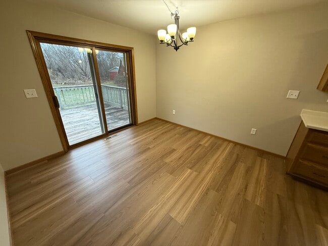 Photo - 3166 Manitowoc Rd Unit 3166 Manitowoc Road