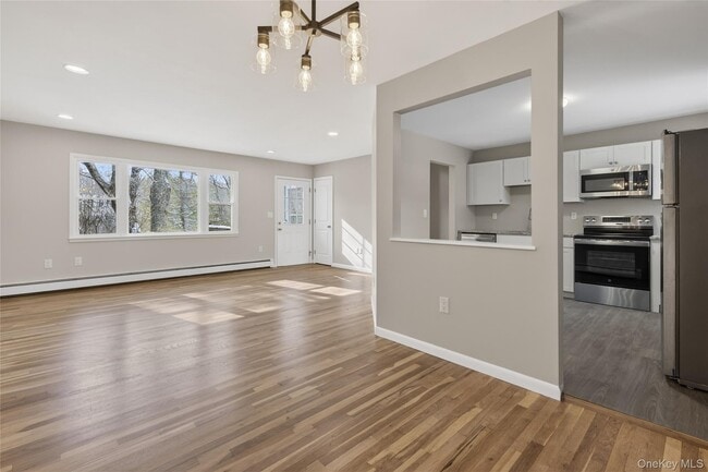 Photo - 676-678-678 Oak Summit Rd