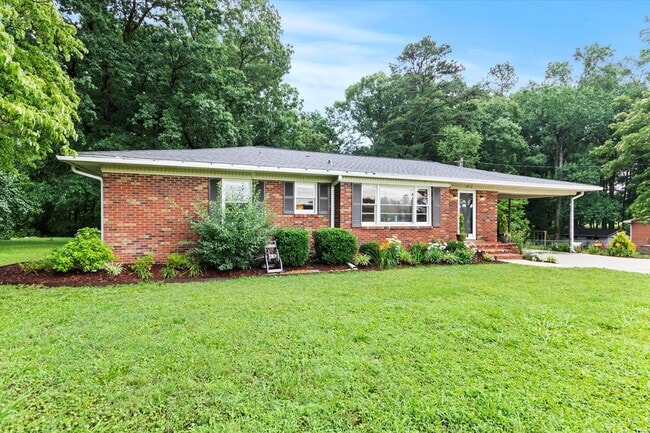 Photo - Country setting with City Convenience!