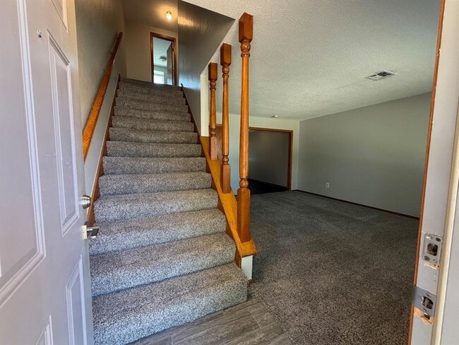 2616 Elwood Dr