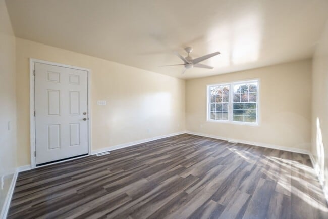 Photo - 3 Bedroom Midlothian Home Move In Ready