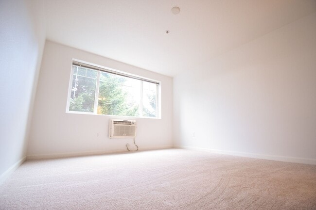 Photo - Beautiful 2 BR 2 BA Condo! Beautifully Updated! W/S/G is included.