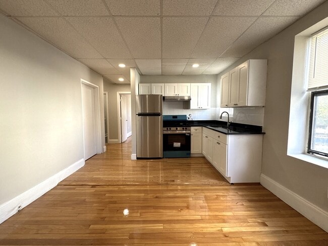 Building Photo - 8 Langmaid Ave Unit 4