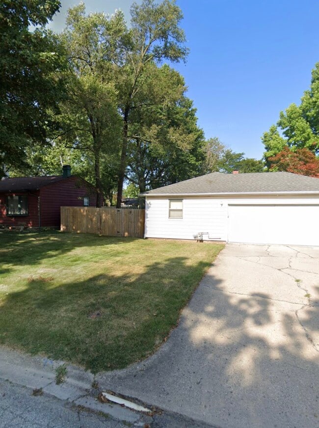 Photo - 201 W Navajo St