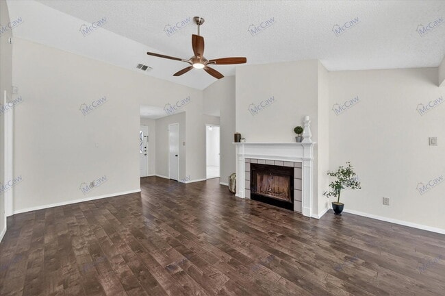 Photo - 529 Nightshade Dr