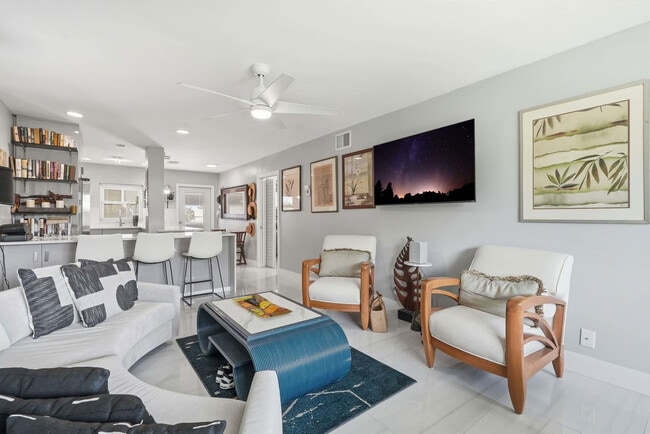 Photo - 636 Broad Ave S Unit SI FL3-ID1602672P