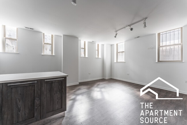 Photo - 940 W Carmen Ave Unit 102