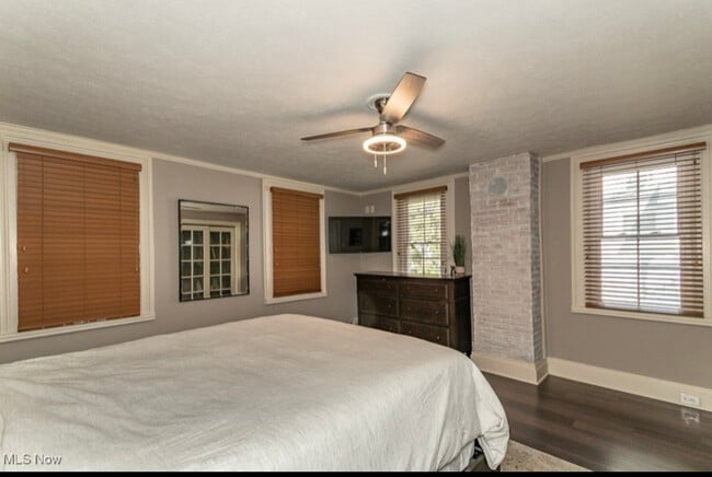 Photo - 37848 Euclid Ave Unidad down