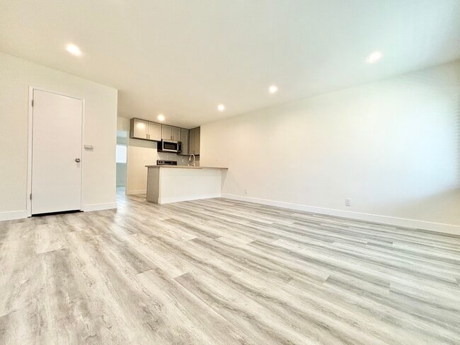Building Photo - 358 S Commonwealth Ave Unit 14 Rental
