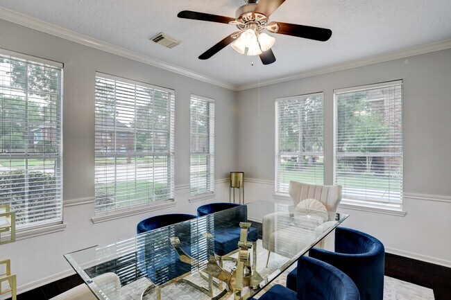 Photo - 1611 Falcon Ridge Blvd