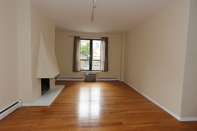 Building Photo - 1424 N Dearborn St Unit A06C Rental