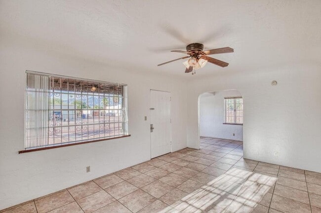 Photo - 1304 E Linden St