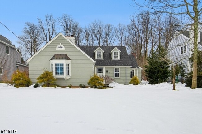 Building Photo - 10 Great Hills Terrace