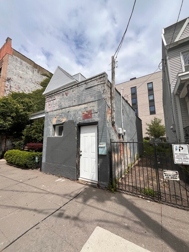 Photo - 283 Monticello Ave (Jersey City, NJ)