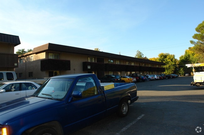 Campus Place Apartments - Campus Place Apartments