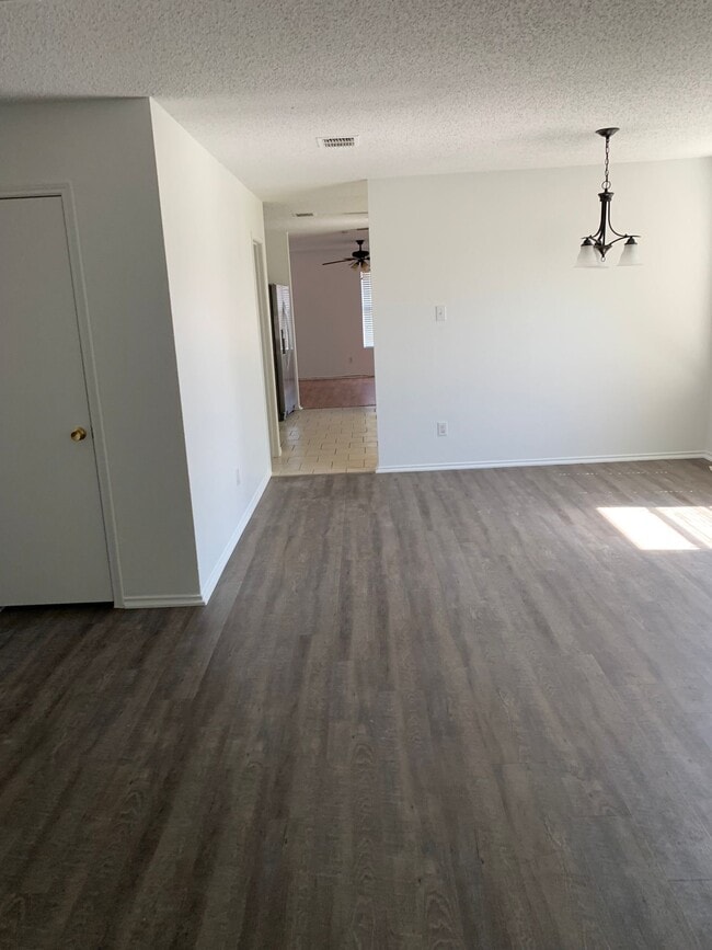 Photo - 2701 Woodlake Pkwy