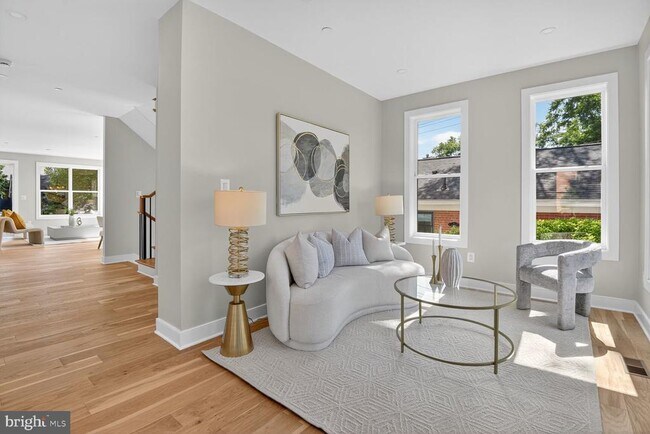 Photo - 5310 Cathedral Ave NW