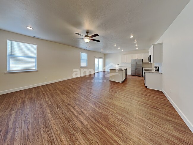 Photo - 2331 E Frontier St