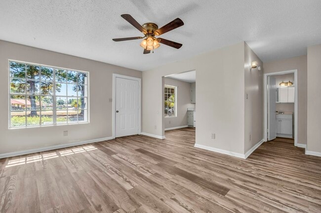 Photo - 501 Brooks Rd