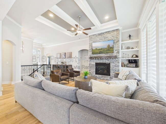 Photo - 2528 SW Hickory Ln