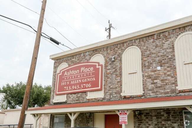 Ashton Place Apartments - The Marisol Apartments