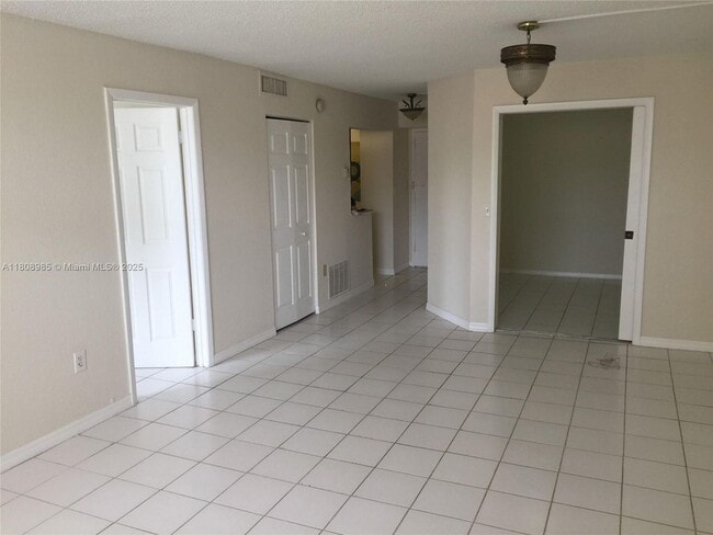 Building Photo - 1251 NE 108th St Unit 106-106 Rental