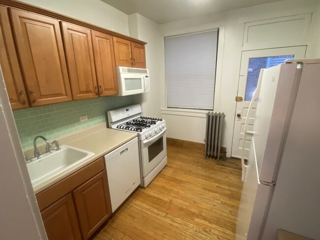 Photo - 3529 N Broadway St Apartments Unit 2W