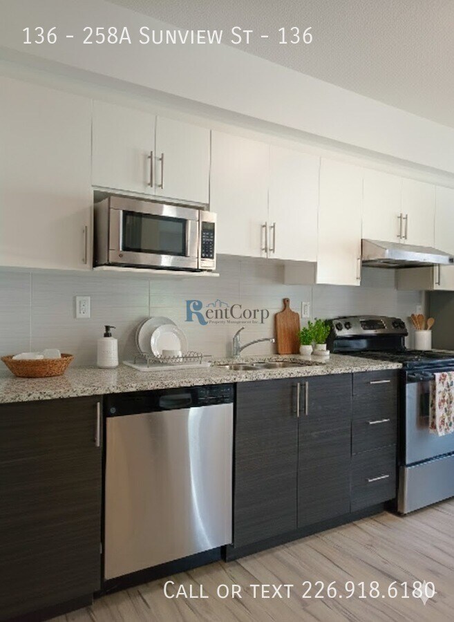 Photo - 258A-258A Sunview St