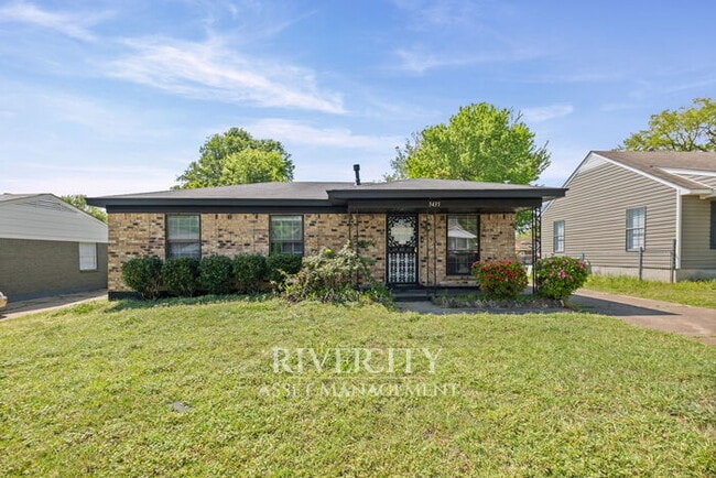 Photo - SECTION 8 WELCOMED!!!! A NEWLY RENOVATED BEAUTY !!!!