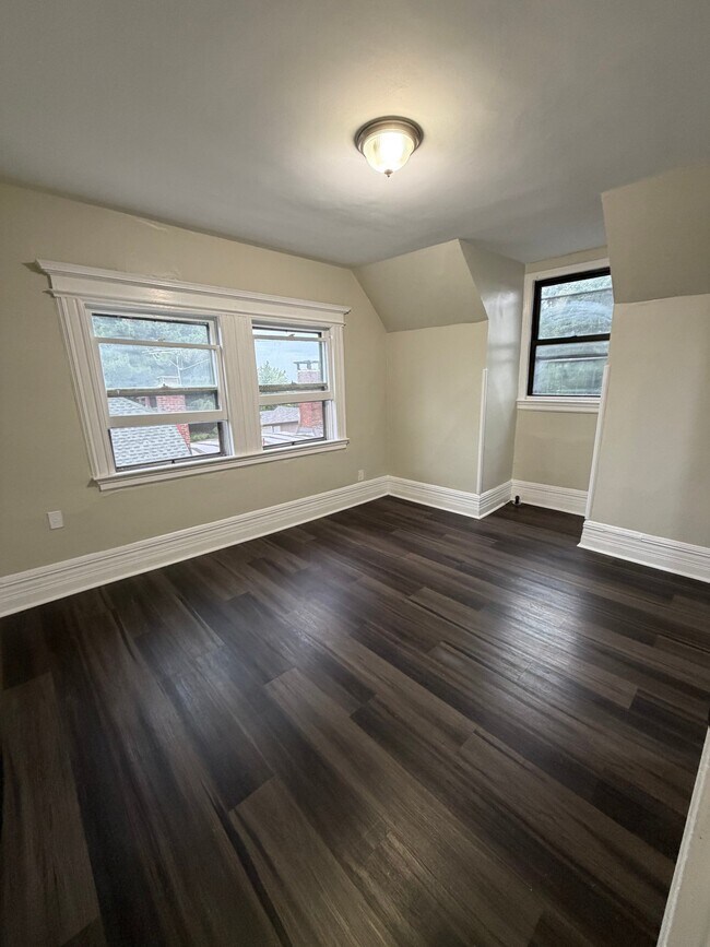76 Ridge St Unit 3