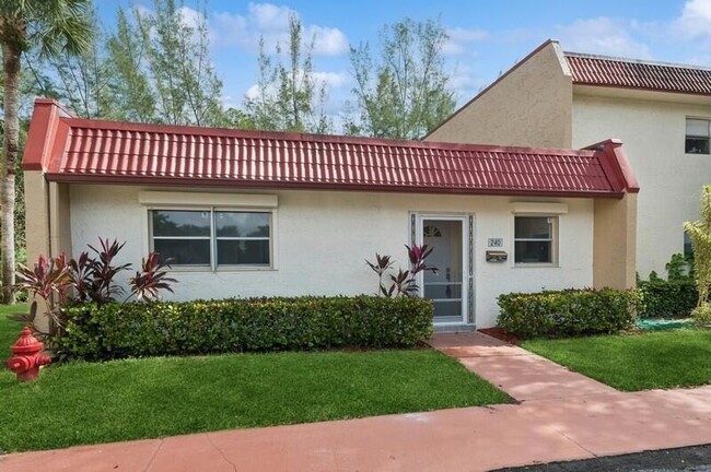Building Photo - 240 Lake Frances Dr Rental