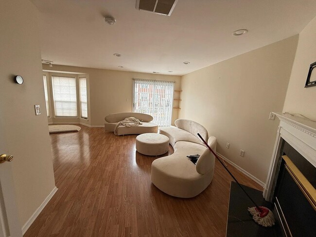 Photo - 17 Mulberry St