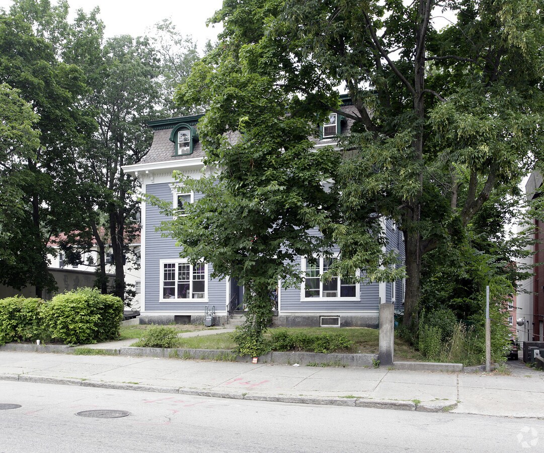 Photo - 776 Main St