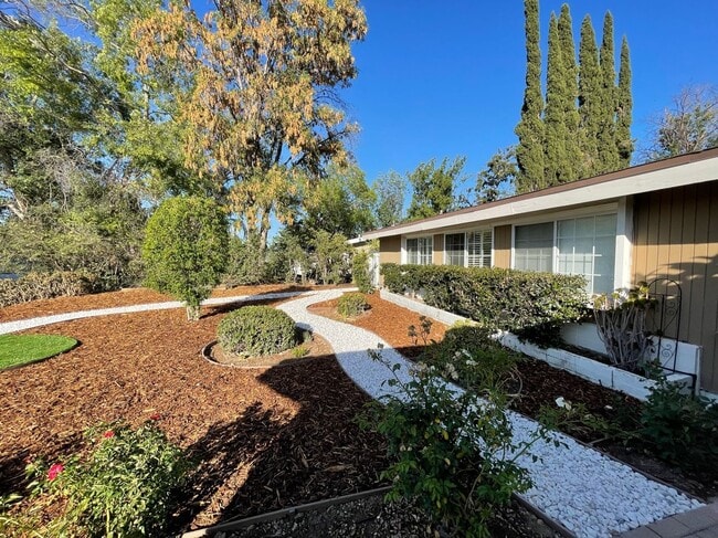 Building Photo - Stunning Woodland Hills Home with Sweeping Views
