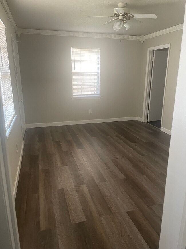 Living Room - Faulkner Court Apartments
