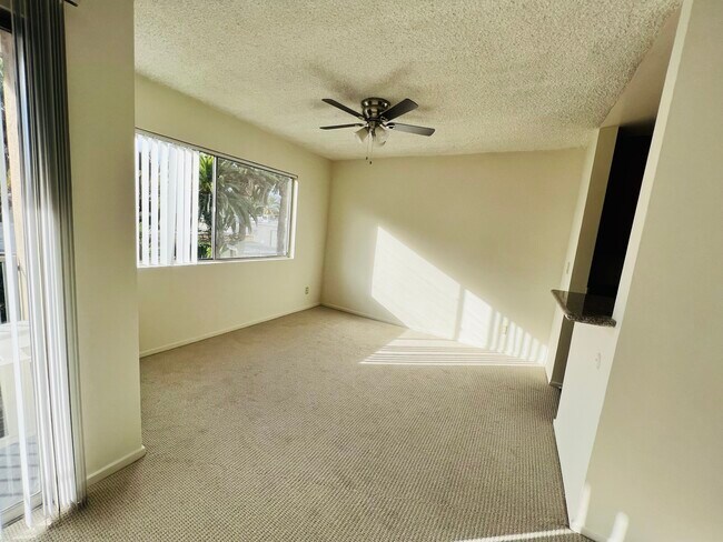 Photo - 6701 Waring Ave