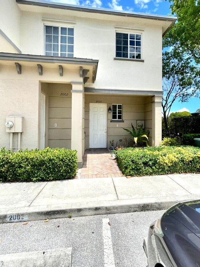 Building Photo - Two bedroom condo in gated Marsh Harbour c...