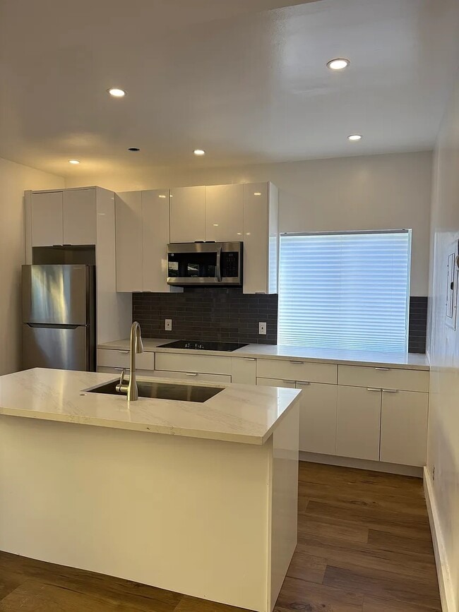 Photo - 1706-1712 N Gramercy Pl