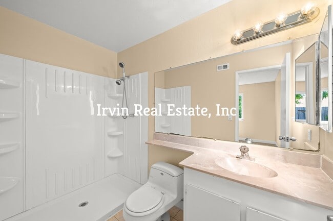 Photo - 3 Bedrom and 2 bath Single story homein a cl-de-sac