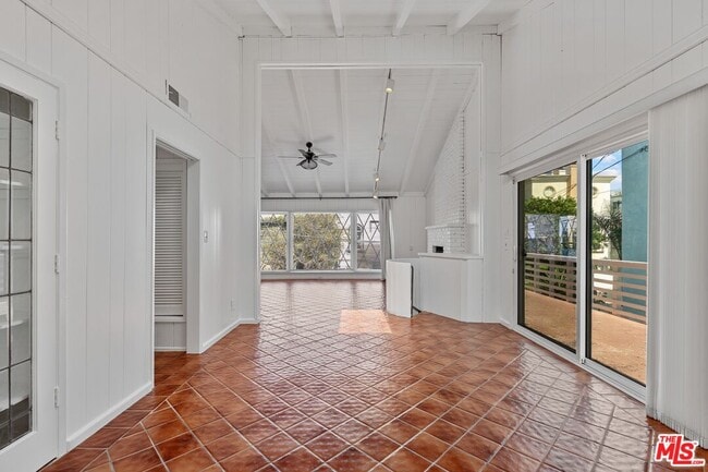 Photo - 112 Fleet St