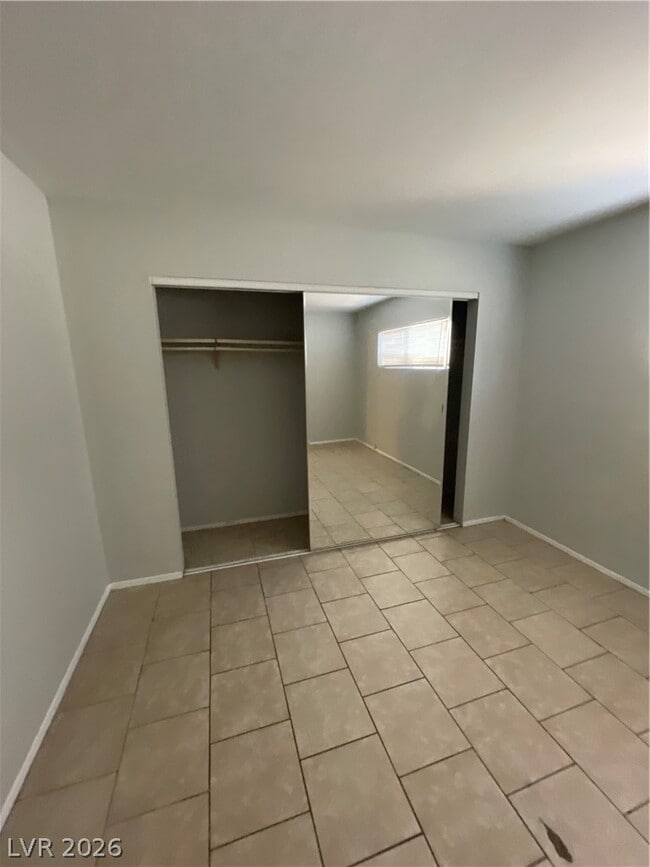 Photo - 3380 Brussels St Unit 4