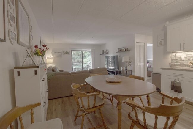 Photo - 308 Quarry St Unit 202