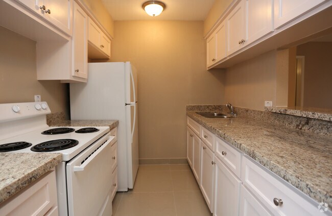 Maple Court Apartments - Maple Court Apartments