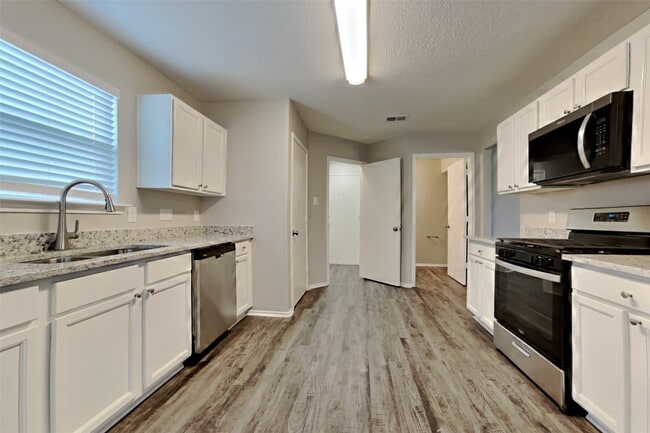 Photo - 7202 Winter Song Dr