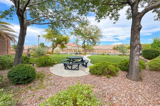 Building Photo - 5567 Cortu Ave